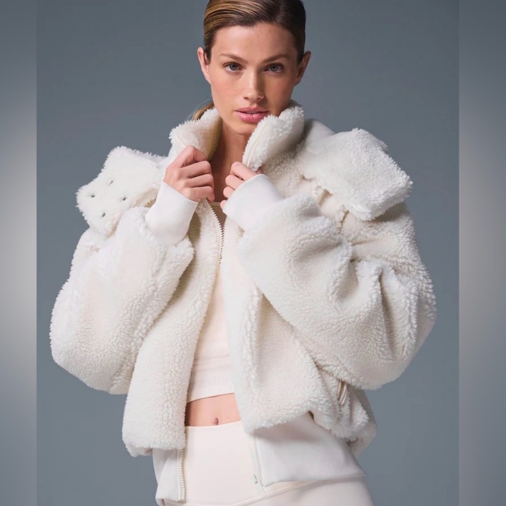 Alo Yoga Foxy Sherpa Jacket Ivory
